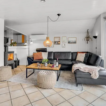 Prázdninový dům Cozy In With Sauna *